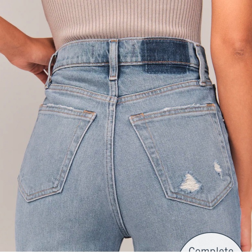 Abercrombie & Fitch The ‘90s Straight Ultra High Rise W Criss Cross Waist - Picture 4 of 15